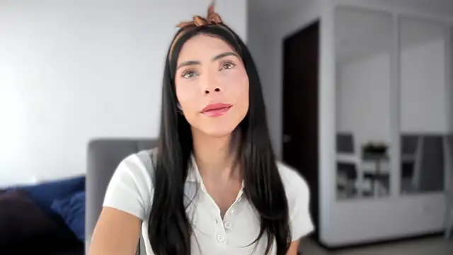 Snapshot of angelturned001 chatting on 11.20.25 angelturned001 online show from 11.20.25