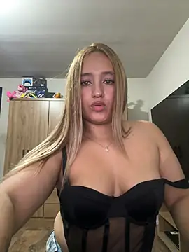 Snapshot of ema_tayy chatting on 03.14.26 ema tayy online show from 03.14.26