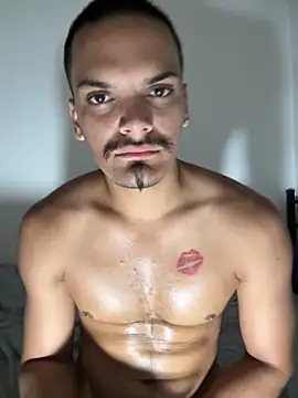 Snapshot of HotBeastBoy chatting on 12.05.24 HotBeastBoy online show from 12.05.24