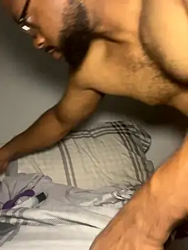 Snapshot of Enos3 chatting on 09.12.25 Enos3 online show from 09.12.25