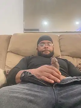 Snapshot of Enos3 chatting on 10.24.25 Enos3 online show from 10.24.25