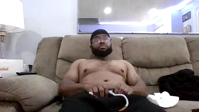 Snapshot of Enos3 chatting on 10.28.25 Enos3 online show from 10.28.25