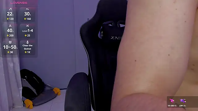 Snapshot of SebasFallon chatting on 03.08.25 SebasFallon online show from 03.08.25