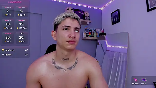 Snapshot of SebasFallon chatting on 03.13.25 SebasFallon online show from 03.13.25