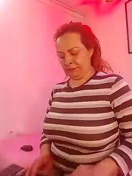 Snapshot of Wife_sexxx chatting on 01.19.25 Wife sexxx online show from 01.19.25