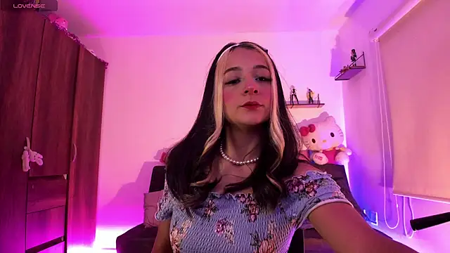 Snapshot of penny_sweett_ chatting on 09.09.25 penny sweett  online show from 09.09.25