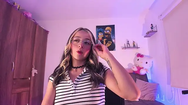 Snapshot of penny_sweett_ chatting on 09.22.25 penny sweett  online show from 09.22.25