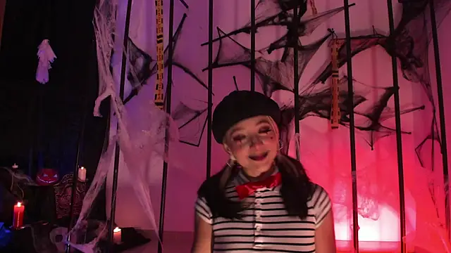 Snapshot of penny_sweett_ chatting on 10.11.25 penny sweett  online show from 10.11.25