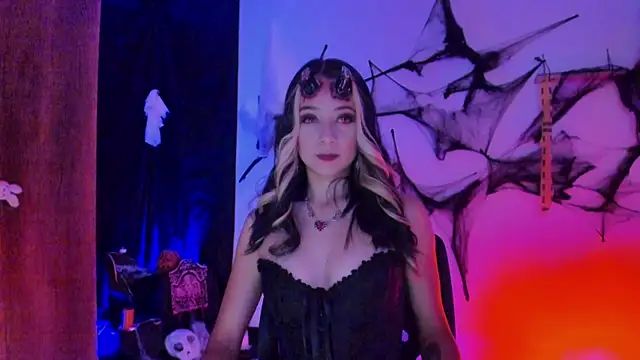 Snapshot of penny_sweett_ chatting on 10.30.25 penny sweett  online show from 10.30.25