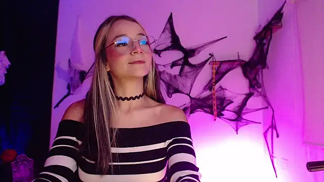 Snapshot of penny_sweett_ chatting on 10.30.25 penny sweett  online show from 10.30.25