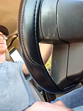 Snapshot of REDHAMMER_ chatting on 09.08.25 REDHAMMER online show from 09.08.25