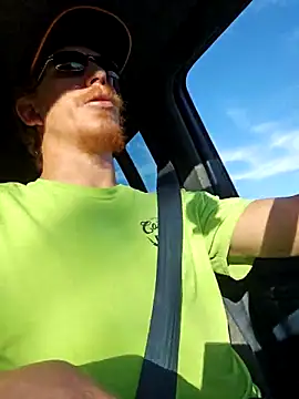 Snapshot of REDHAMMER_ chatting on 01.05.26 REDHAMMER online show from 01.05.26