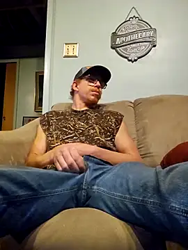 Snapshot of REDHAMMER_ chatting on 03.01.26 REDHAMMER online show from 03.01.26