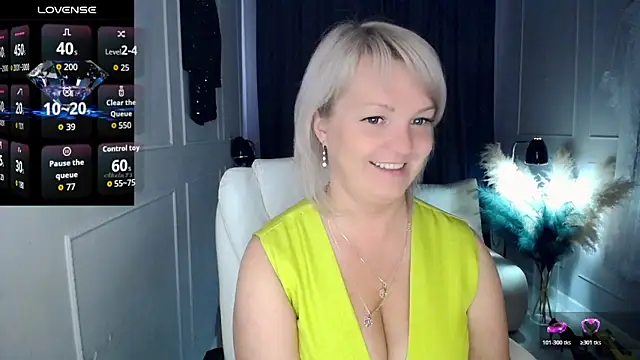Snapshot of Juarnea chatting on 05.20.26 Juarnea online show from 05.20.26