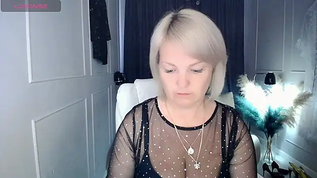 Snapshot of Juarnea chatting on 06.03.26 Juarnea online show from 06.03.26
