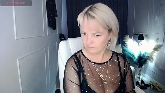 Snapshot of Juarnea chatting on 06.03.26 Juarnea online show from 06.03.26