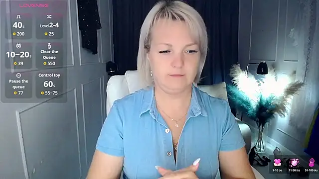 Snapshot of Juarnea chatting on 06.11.26 Juarnea online show from 06.11.26