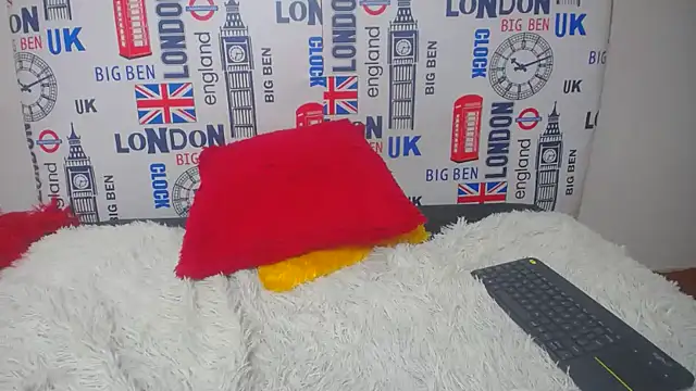 merlinaadams  online show from 02.18.25