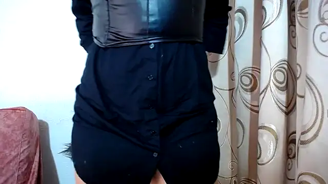 merlinaadams  online show from 03.08.25