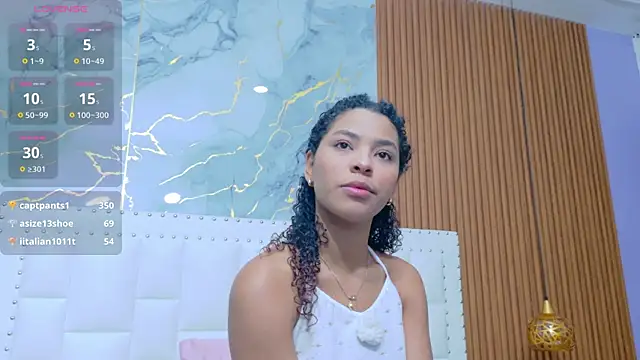 Snapshot of littleebonny chatting on 12.16.25 littleebonny online show from 12.16.25