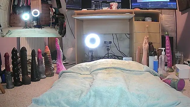 Snapshot of ClairTS chatting on 12.26.24 ClairTS online show from 12.26.24