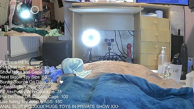 Snapshot of ClairTS chatting on 02.09.25 ClairTS online show from 02.09.25