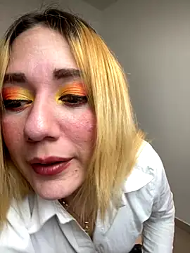 Snapshot of Angeli_Naughty1 chatting on 12.01.25 Angeli Naughty1 online show from 12.01.25