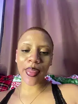 Snapshot of Charlotee_ chatting on 12.22.24 Charlotee online show from 12.22.24