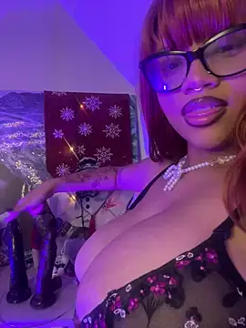 Snapshot of Charlotee_ chatting on 01.12.25 Charlotee online show from 01.12.25