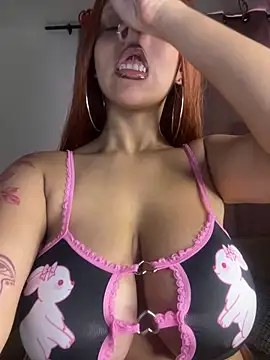 Snapshot of Charlotee_ chatting on 02.16.25 Charlotee online show from 02.16.25