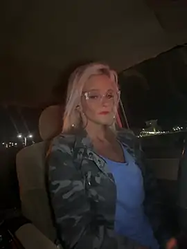 vixendoll87 online show from 01.18.26