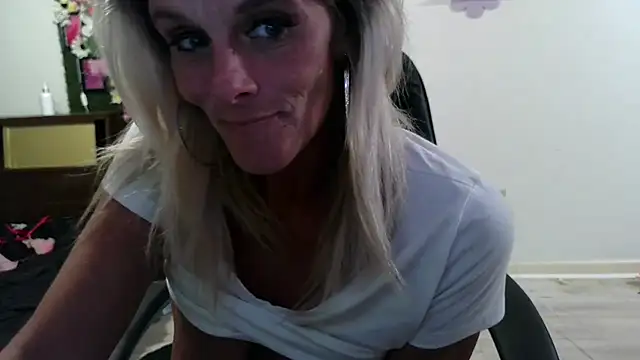 vixendoll87 online show from 07.25.26