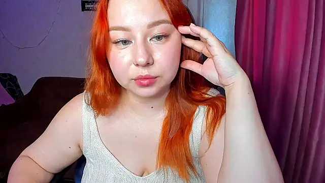 Snapshot of Milafoxxxy chatting on 09.10.25 Milafoxxxy online show from 09.10.25