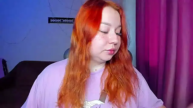 Snapshot of Milafoxxxy chatting on 09.19.25 Milafoxxxy online show from 09.19.25