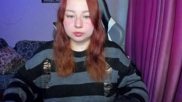 Snapshot of Milafoxxxy chatting on 10.01.25 Milafoxxxy online show from 10.01.25