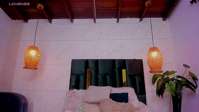 Taiissa  online show from 03.12.25