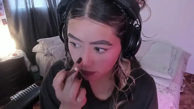 StephaniFox online show from 12.13.25