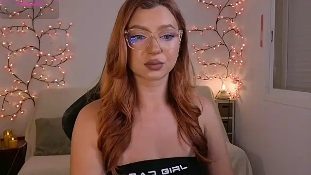 Snapshot of Karinchik_ chatting on 05.26.26 Karinchik online show from 05.26.26