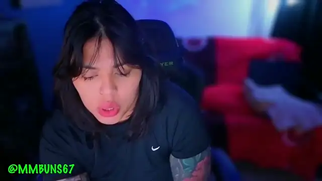 miacanela xo online show from 11.19.25