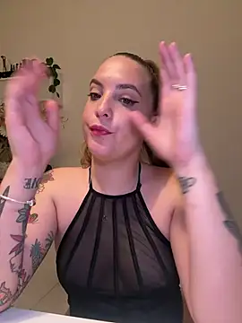 Snapshot of LiliMorganxxx chatting on 06.25.26 LiliMorganxxx online show from 06.25.26