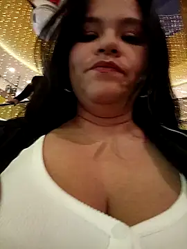 Snapshot of Julieta-tits chatting on 12.12.24 Julieta-tits online show from 12.12.24