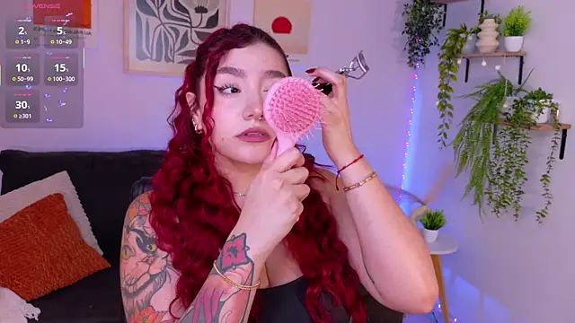 Snapshot of ViolettCastel chatting on 05.08.26 ViolettCastel online show from 05.08.26