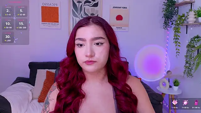 Snapshot of ViolettCastel chatting on 06.11.26 ViolettCastel online show from 06.11.26