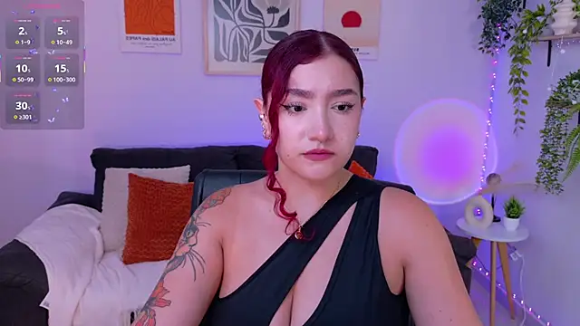 Snapshot of ViolettCastel chatting on 06.12.26 ViolettCastel online show from 06.12.26