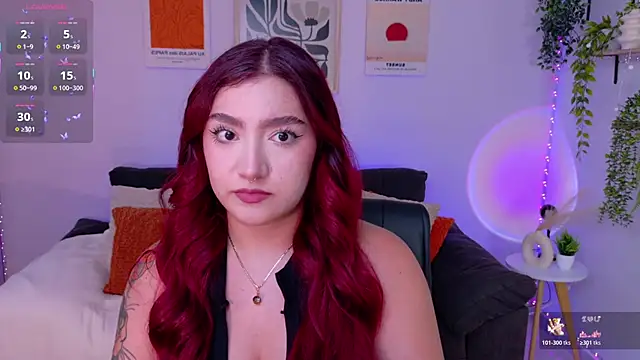 Snapshot of ViolettCastel chatting on 06.15.26 ViolettCastel online show from 06.15.26