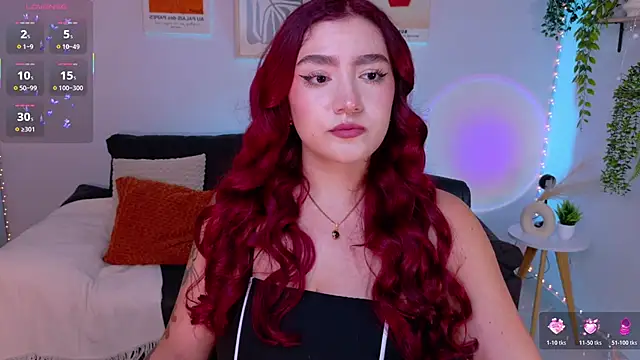 Snapshot of ViolettCastel chatting on 06.20.26 ViolettCastel online show from 06.20.26