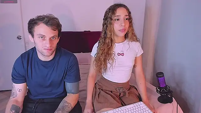 Snapshot of Ari_Feiry chatting on 12.02.25 Ari Feiry online show from 12.02.25