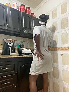 sweetsarabig22cm online show from 03.14.25