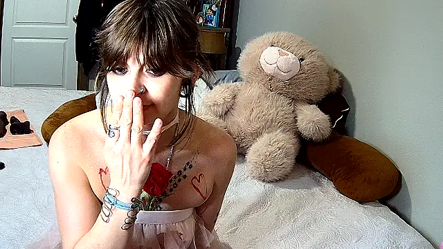 Snapshot of ZeelaXoXo chatting on 02.15.26 ZeelaXoXo online show from 02.15.26