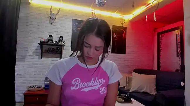 Kimmymadison- online show from 12.11.24